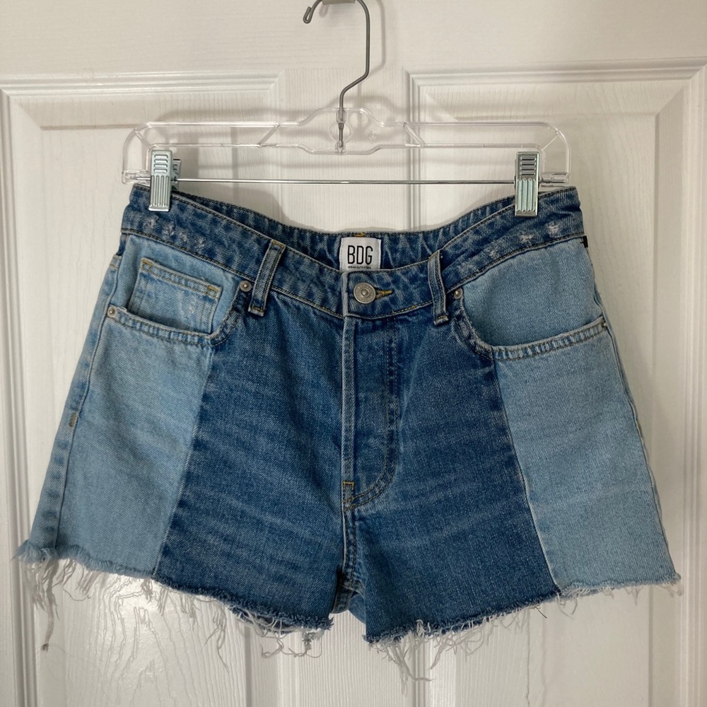BDG Contrast Denim Shorts, size 4